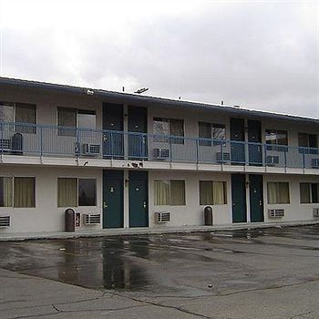 Economy Inn Plymouth Exterior photo