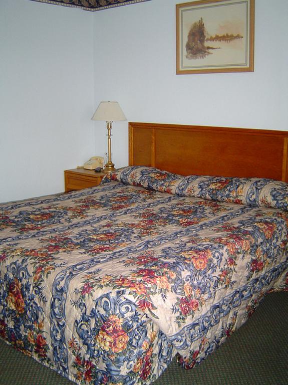 Economy Inn Plymouth Room photo