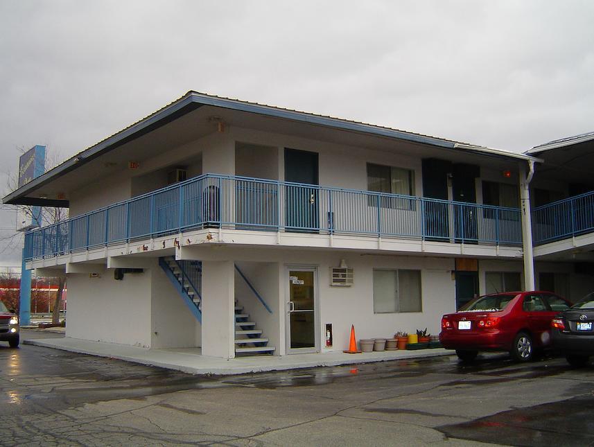 Economy Inn Plymouth Exterior photo