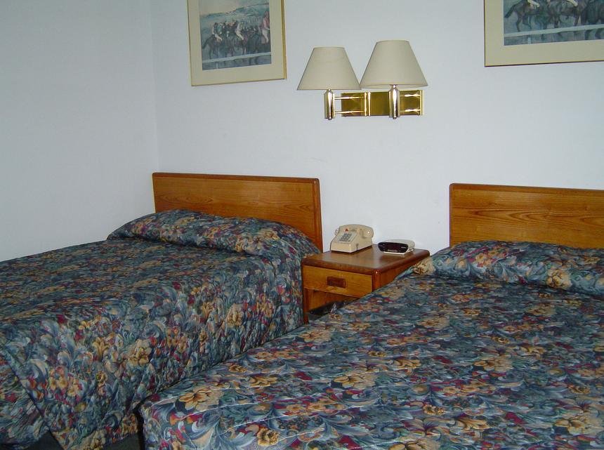 Economy Inn Plymouth Room photo