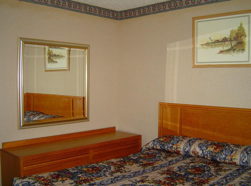 Economy Inn Plymouth Room photo